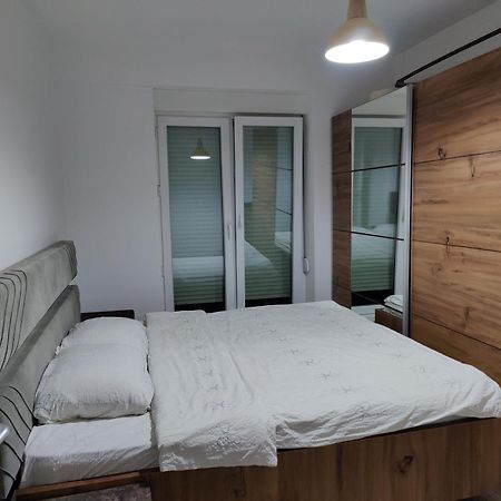 Cozy Apartment พริสตีนา ภายนอก รูปภาพ